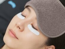 サロン ウネルマ(salon UNELMA)/3.アイテープを貼る