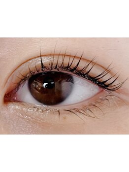 ナチュラル上品な目元にしたい