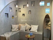 サトリネイルルーム 京橋店(Satoril nail room)の雰囲気（入り口はcafeのようなお洒落でくつろげる空間〇゜）