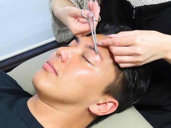 メンズ眉毛サロン EN BROW 六本木店【メンズアイブロウ/まつげパーマ/肌ピーリング】/施術写真