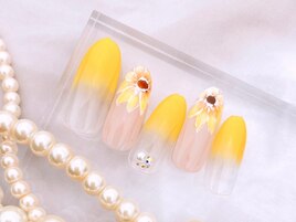 ひまわりネイル¥7980