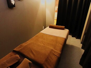 アジエスタ 横浜店(ASIESTA)/全身もみほぐしはベッド施術