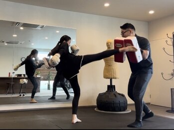 ロータス(LOTUS)の写真/【ペア来店大歓迎★】整体ストレッチ×パーソナルジムでバランスを整え身体の不調改善★憧れの美BODYへ◎