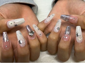 ネイルズフォーユー(Nails 4 U)の写真/指先を長く＆細く演出する上品な指先へ★高い技術×提案力でこだわり派の方も◎イベント前などにおすすめ♪
