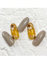 ミュナ(myuna)/ハニーフラワーネイル