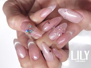 リリー(LILY)の写真/ダイアミチップで美フォルム☆丁寧ケアで自爪を労りながら長さ出し◎モチとフォルムにこだわり美しい指先へ
