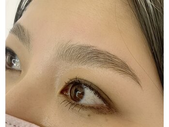 エミュー(emyu)/ハリウッドブロウリフト