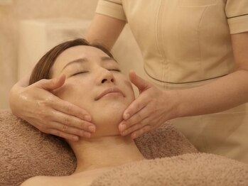 ルミエール(Lumiere)の写真/10年後の自分へ、美しさを積み上げる。解剖学視点の小顔矯正×最新フォトで、頬が上がる感動の資産形成。