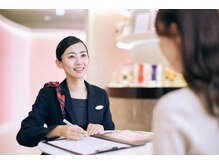 ビューティギャラリー 横浜タカシマヤ店の雰囲気（あなたに合ったメニューを提案するコンシェルジュスタッフ常駐♪）