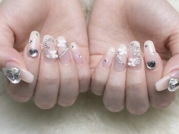 トゥエラ(twelor)の写真/人気のトレンドデザインも思いのままに楽しめるつけ放題がお得！華やかな指先で気分もアップ！