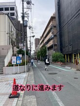 カルミア 天王寺店/地上から道なりに直進