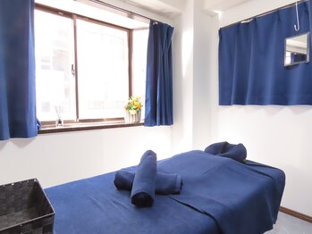 ラクナル/落ち着いたカーテン個室★