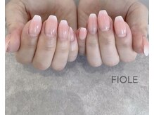 フィオル(FIOLE)/ホワイトグラデーション