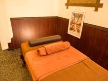 癒やしの羽 整体院の雰囲気(ゆったりした空間でお過ごしいただけます)