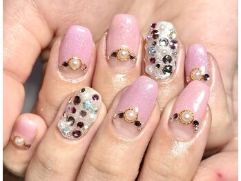 クロエ(chloe)/キラキララブリーネイル