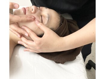 チロル(CHIROL)/アロマフェイシャル☆