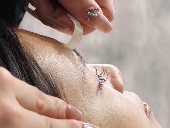 アイズ 新宿店(eye’s)の写真/眉毛と併せてフェイシャルWAXをすることで毛の境目がなくなり触り心地◎つい触りたくなるモチモチ素肌に♪