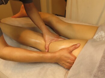 CDF 赤坂/リンパマッサージ/アロマオイル