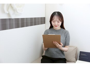 ドクタースマイル バイ カラダカイカク 本通り店(Dr.Smile)/待合スペース