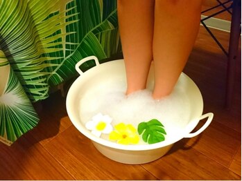 ハワイアンフォレストSpa 福岡天神店/アロマフットバスで足元ぽかぽか