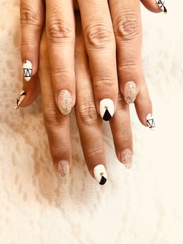 チアロ(Chiaro)/大人ネイル