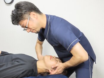 ヘルック/首の骨格矯正。首肩こりに