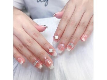 ピンキーネイル(Pinky Nail)/大人気チークネイル