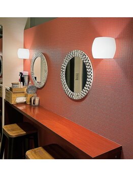 薬手名家 心斎橋店/パウダールーム完備