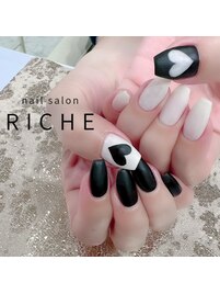 モノトーンハートネイル