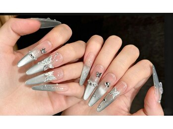 クイーンネイル 新宿(Queen nail)の写真/《持ち込みOK◎》何回目でも同価格の通いやすさ抜群サロン☆貴方だけの可愛い指先を叶えます♪モチの良さ◎