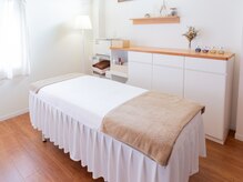 ウッタ(utta)の雰囲気（ヒートマットの上で温まりながらの施術ベッド）