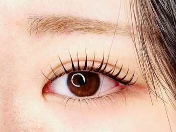 POIRE mousse【ポワール ムース】【2/5 OPEN(予定)】の写真/《好印象な目元はナチュラル綺麗がマスト☆》細部まで丁寧な施術で、上品なまつ毛デザインをご提案します♪