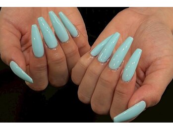 ジャストネイル ラヴィ店(JustNail)の写真/【持ち込みデザインOK】長さだしで指先を細長く美しく★トレンドネイルも映える