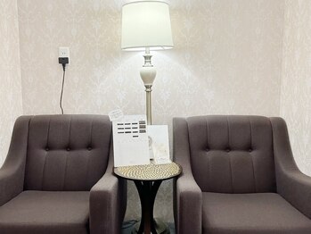 チャーム 守山店/入口待合スペース