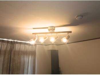 レジリエンス(Resilience)/マッサージ ルーム ライト