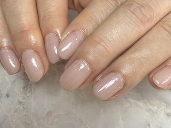 エマ(EMA)/ピンクベージュのオフィスネイル