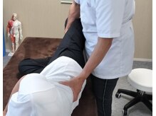 やましん施術院/横向きでの施術