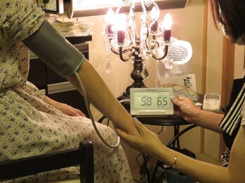 リラクゼーションサロン オリーブ(Olive)/施術前に必ず体温・血圧を測定