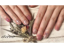 くすみピンクのシェルネイル