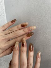ロミー(Rommy)/ブラウンニュアンスネイル