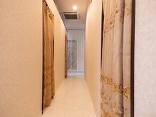 スカイスパ(Sky spa)の雰囲気(個室で仕切られているから、人目を気にせず施術できます!)