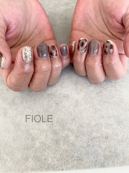 フィオル(FIOLE)/10月のmonthly