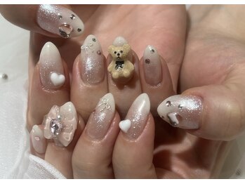 ガーリーくまネイル