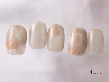 抜け感インクベージュネイル