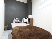 デザインファム(DESIGN FAM)の雰囲気（清潔感がある個室で施術いたします。）