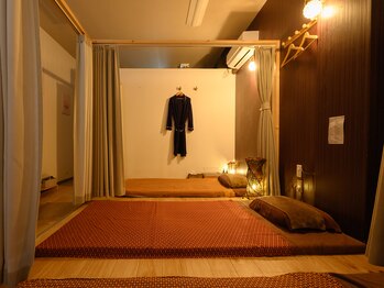 シリサラ(SIRISALA)の写真/夜遅くまで営業/男女/ペア来店OKの本場タイ古式マッサージサロン☆お仕事や家事で疲れた体を癒しましょう♪