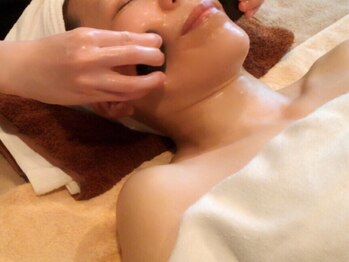 サロン 和/温石小顔エステ