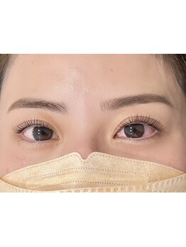 ネイル・アイメニューの同時施術が可能