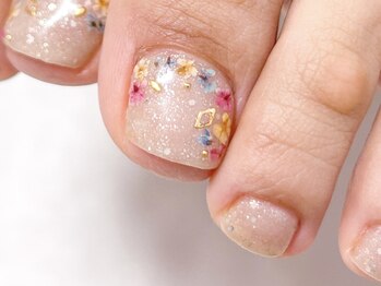 リリー(Lilly)の写真/【パラジェル導入店】立川希少のルビッシュもお勧め♪信頼の技術で爪の状態を考慮し足元をお洒落に◎