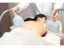 煌/ケースタイル(K-style)/二の腕の脂肪冷却